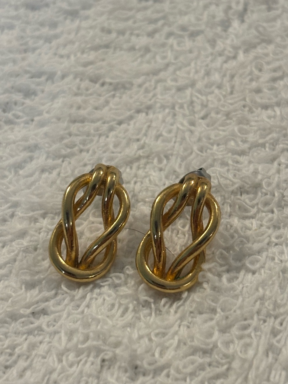 Vintage interlocking twisted rope gold tone earrings